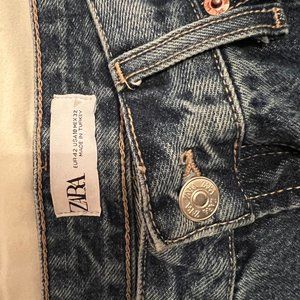 Zara Full Length Mid/High Rise Wide Leg denim 30/10 US